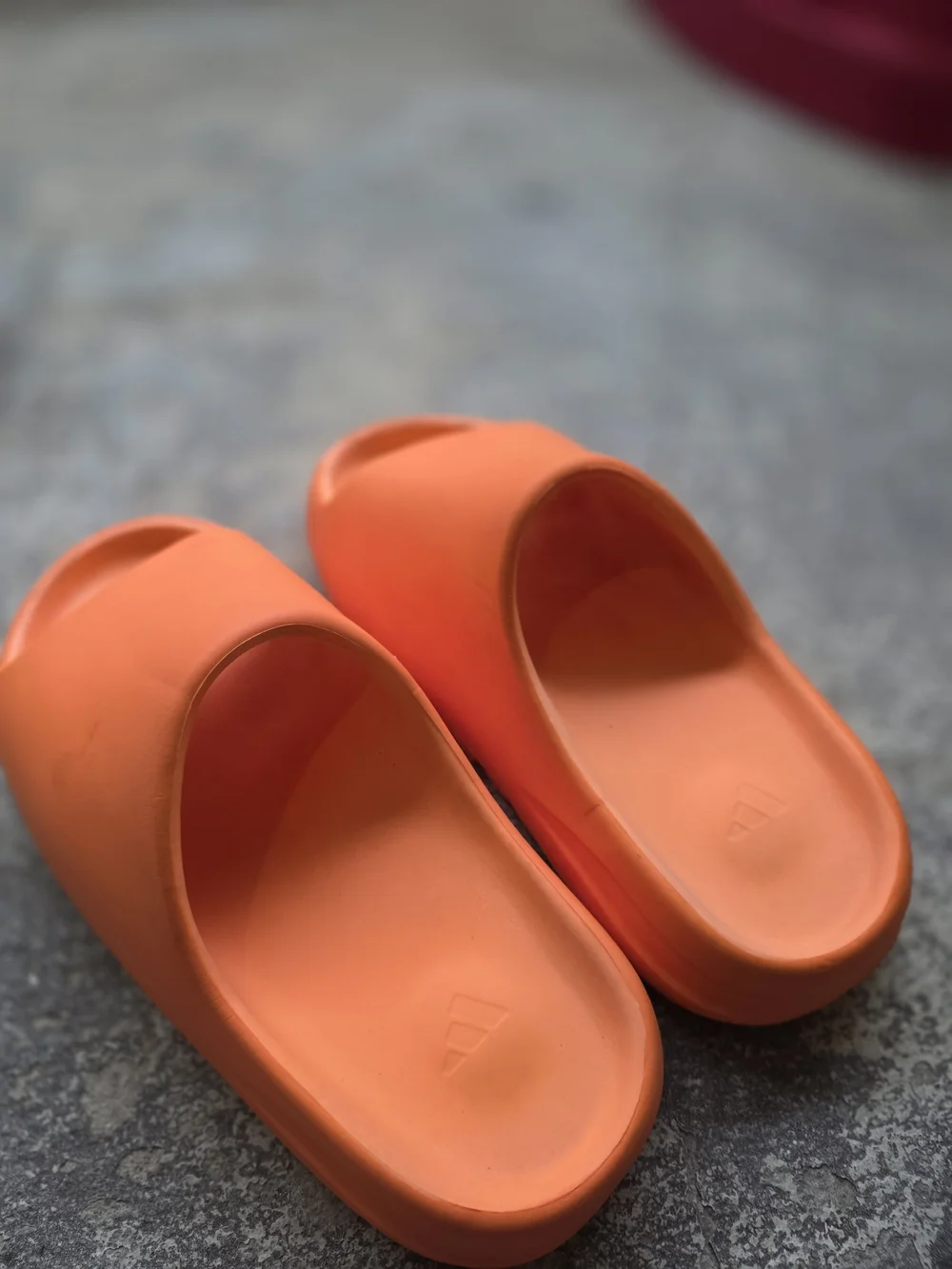 adidas Originals Orange Yeezy Slide Sandals - Picture 3 of 11
